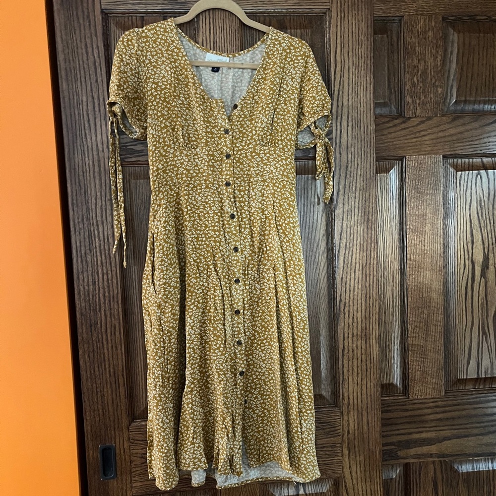 Yellow and white patterned long dress